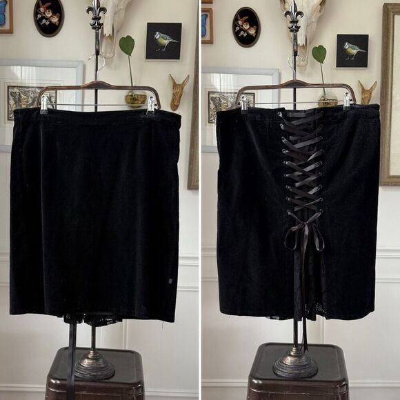 Vintage Tripp NYC Skirt Black Velveteen Corset Back Lace Goth Witchy Y2K 16 - Picture 2 of 11